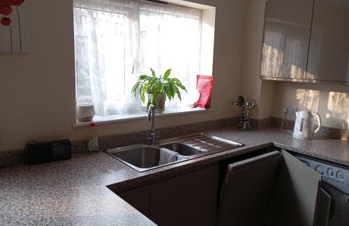Severn Beach House | Luxurious Dingle Corner