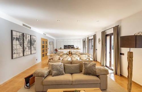 Andraitx Villa | Luxurious finca with large pool in a unique location