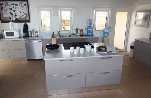 Freemans Bay House | Luxurious Home with Guesthouses and Private Pool on the Beach in English Harbour
