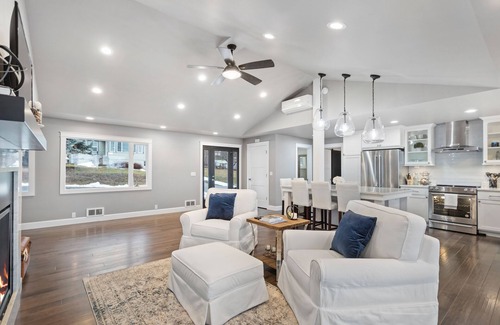 East Hope House | Luxurious home w/deck & lake views - close to golf, the lake, and skiing