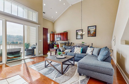 Maynardville Condo | Luxurious Lakeside Retreat with Stunning Views & Resort-Style Amenities