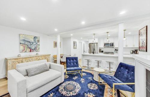 Park West Apartment | Luxurious Lincoln Park Home with Gourmet Kitchen