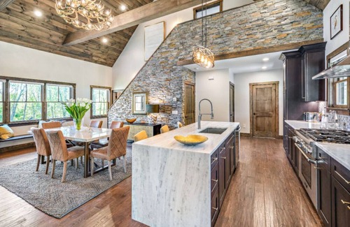 Wyoming Cabin | Luxurious Living w/Royal Comfort | 70+ Amenities