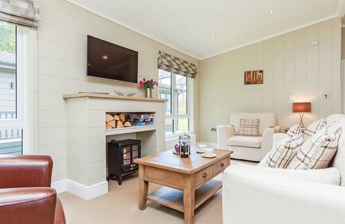 Newton St Loe Ski Chalet | Luxurious lodge with one king-size double, with en suite shower and one twin.