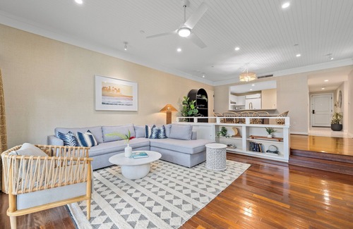 Kahuku Villa | Luxurious Oceanfront 3BR Villa – Turtle Bay, Steps to Beach w/Pool+AC+Wifi