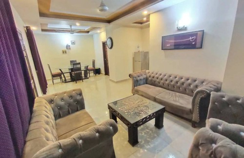 E-11 Sector Apartment | Luxurious & Peaceful 2 bedroom Apt, Wifi + 55" LED