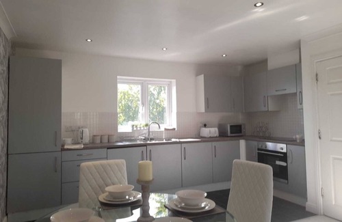 Shirley Apartment | Luxurious Penthouse Apartment close to NEC