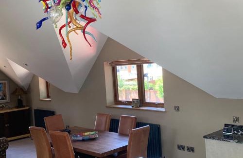 Nailsea House | Luxurious private coach house