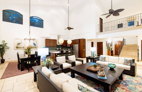 Palm Beach Estates House | Luxurious Private Home Sleeps 12 - Walking to Beach!