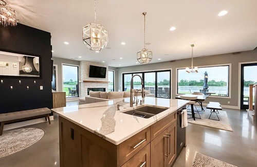 LaPlatte I House | Luxurious River House with 5bdr 3bth 3000+sqft