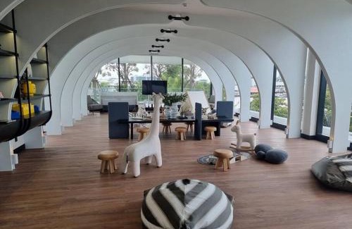 Bang Lamphu Lang Apartment | Luxurious River View chao phraya river