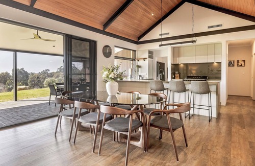 Quedjinup House | LUXURIOUS RURAL ESCAPE ON 3 ACRES BOASTS CAPTIVATING VALLEY AND OCEAN VISTAS