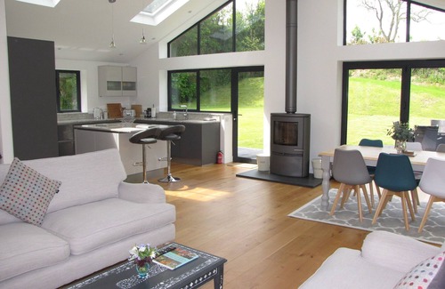 Probus House | LUXURIOUS SINGLE STOREY DWELLING IN QUIET RURAL SETTING