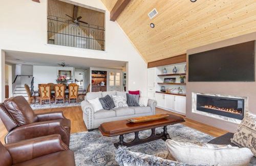 Lincoln Parish Villa | Luxurious, Spacious Blue Heron - 5 Bedrooms - Ruston LA