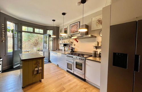 Ramsgate House | Luxurious & spacious family seaside escape. Perfect for relaxation and fun.