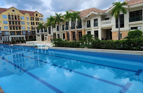 Cebu Condo | Luxurious staycation.nRelax in style in a serene Oasis, with calm ambiance.