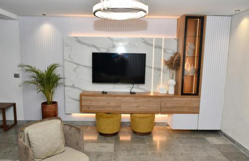 Mrezga Apartment | Luxurious Stella 2-bedroom Apartment with Pool