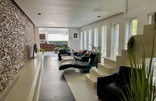 Hemiksem Villa | Luxurious villa during tomorrowland