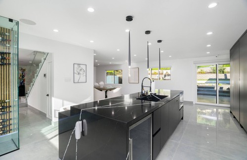 Woodland Hills House | Luxurious Villa in Woodland Hills