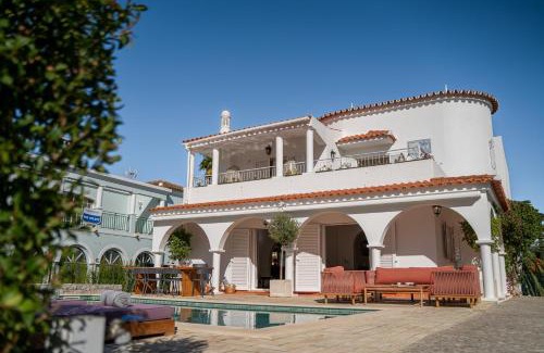 Quarteira Villa | Luxurious Villa - Pool, Hot Tub, Cinema and Golf