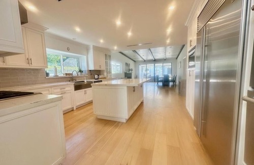 Woodland Hills House | Luxurious Villa W/Pool, Spa, Outdoor Kitchen, Surround Sound System, & EV!