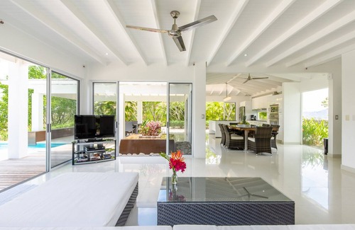 Tamarindo Villa | Luxurious villa with panoramic views and breathtaking private infinity pool !
