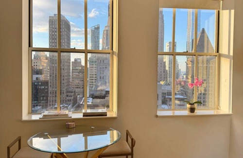 Central New York City Apartment | Luxurious Wall Street Condo with Stunning City Views