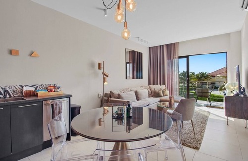 Gold Coast Condo | Luxury 1 bdrm boutique Condo in Gold Coast -Malmok