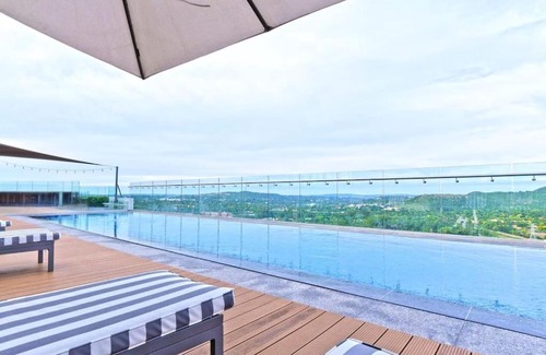Menlyn Apartment | Luxury 1 bedroom apartment in vibrant Menlyn Maine