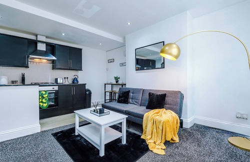 Ogden House | Luxury 1-Bedroom house, Free parking, Sleeps 4