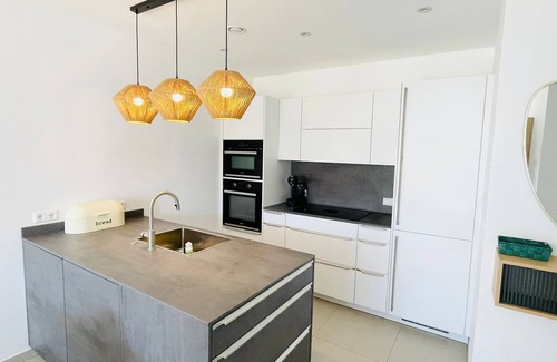 Cessange Apartment | Luxury 1 bedroom flat w.Terrace&Parking