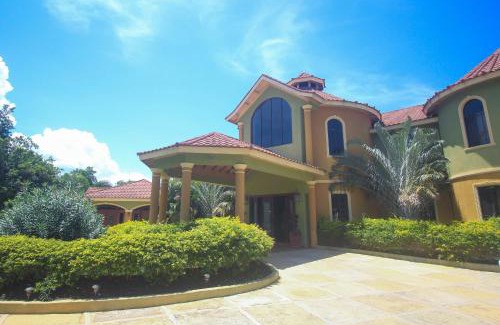 Montego Bay Villa | Luxury 10 Bedroom Villa-Millbrooks