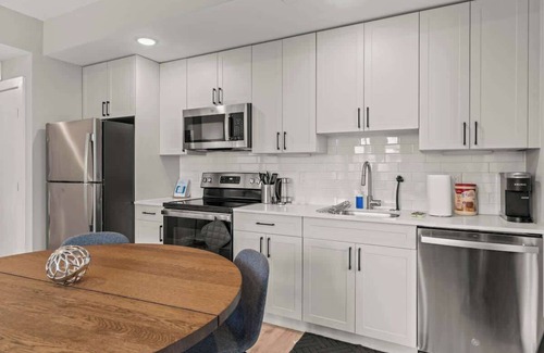 Northern Liberties Apartment | Luxury 1BD | 3 Beds | Northern Liberties