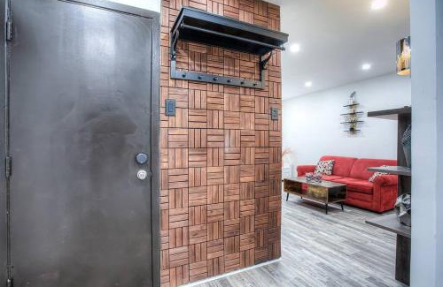 Mercier-Hochelaga-Maisonneuve Apartment | Luxury 1BR Apartment, Free Parking
