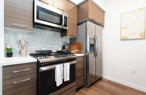 Downtown House | Luxury 1BR Pool, Gym, Rooftop and Prime Location