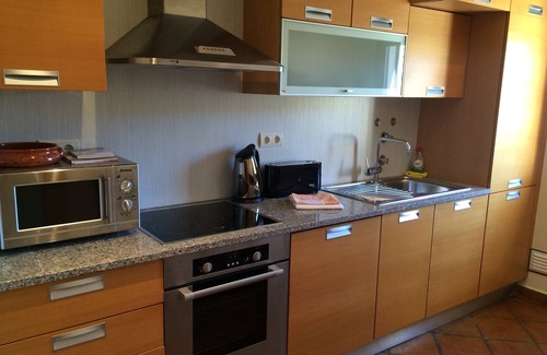 Burgau Apartment | LUXURY 2 BED/2 BATH APARTMENT 5 MINS TO BEACH.nPOOL, ROOF TERRACE, WIFI, A/C