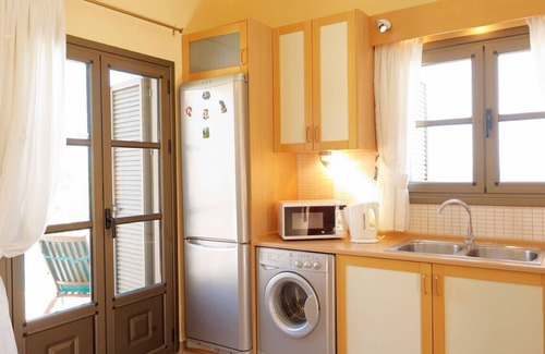 Kalathos Villa | Luxury 2 bedroom air conditioned villa in Lindos area (Rhodes)