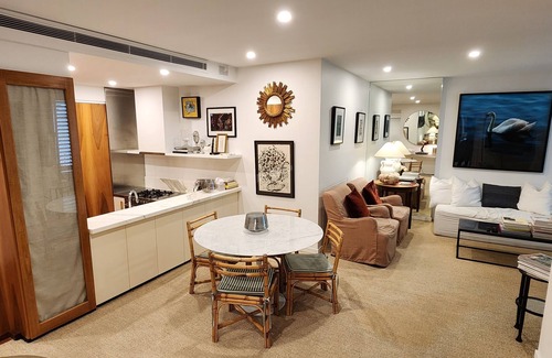 Paddington Apartment | Luxury 2 Bedroom Apartment With Elegant Interiors + Parking