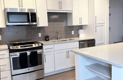 Raleigh Apartment | Luxury 2-bedroom apartment Close to Downtown Raleigh with Resort Amenities