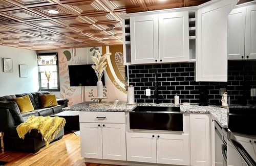 Milford Apartment | Luxury 2 bedroom Apt. Near DE Turf & Beaches!