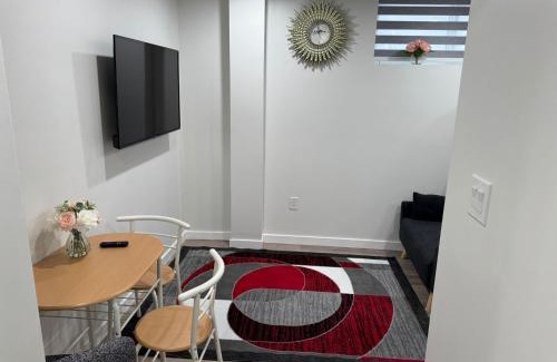 Fort Gary Villa | Luxury 2 Bedroom Basement Suite