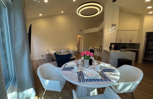 University City Condo | Luxury 2 bedroom condo in LaJolla renovated & fully furnished