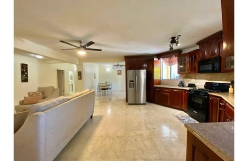 Testman Apartment | Luxury 2 bedroom home next to Buccaneer Resort