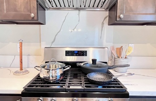 Pasadena House | Luxury 2B/2.5B Minutes from Old Town Pasadena
