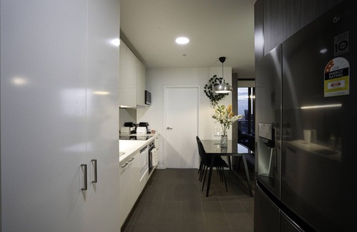 Docklands Apartment | Luxury 2B2B Well Furnished with Spectacular View with 1 Free Car Park