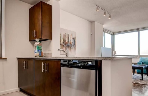 Hudson Exchange Apartment | Luxury 2BR | Full Kitchen | Steps from PATH | by GLS