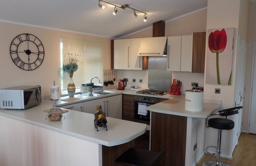 South Lakeland Leisure Village Cottage | Luxury 3 Bed Lodge with its own Private Hot Tub . Free Wi-Fi & Great Facilities