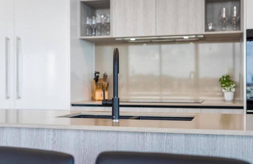 Burleigh Heads Apartment | Luxury 3 Bedroom Ocean View Apartment