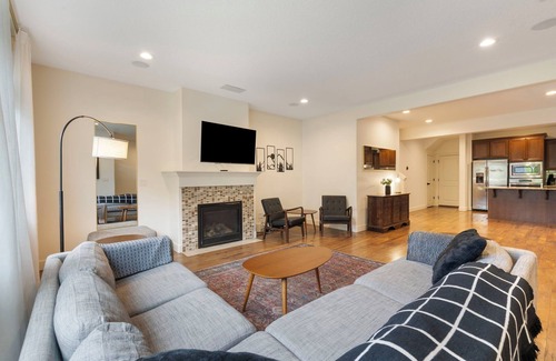 Hillsboro House | Luxury 3BR Home in the Heart of Hillsboro