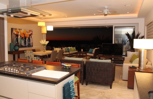 Amapas Condo | Luxury 3BR Oceanfront Condo With 5min. Walk To Old Town & Amazing Rooftop Oasis!